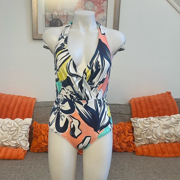 ❣️🆕Coastal Blue Floral Print Halter One Piece Swimsuit❣️ - Picture 2 of 8